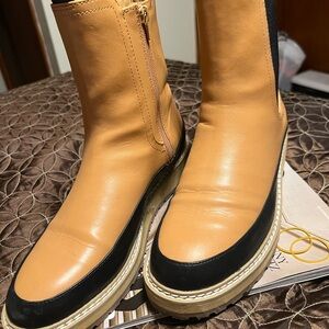 Universal Thread Tan and Black Winter Boots with Chunky Sole